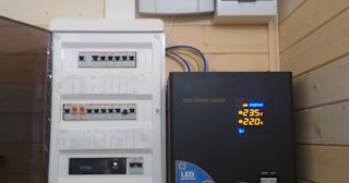 Установка и подключение стабилизаторов напряжения от 569 руб в Новокуйбышевске - ЭлектроНвб