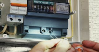 Скрытая проводка в деревянном доме в Новокуйбышевске от 1550 рублей - профессиональный монтаж